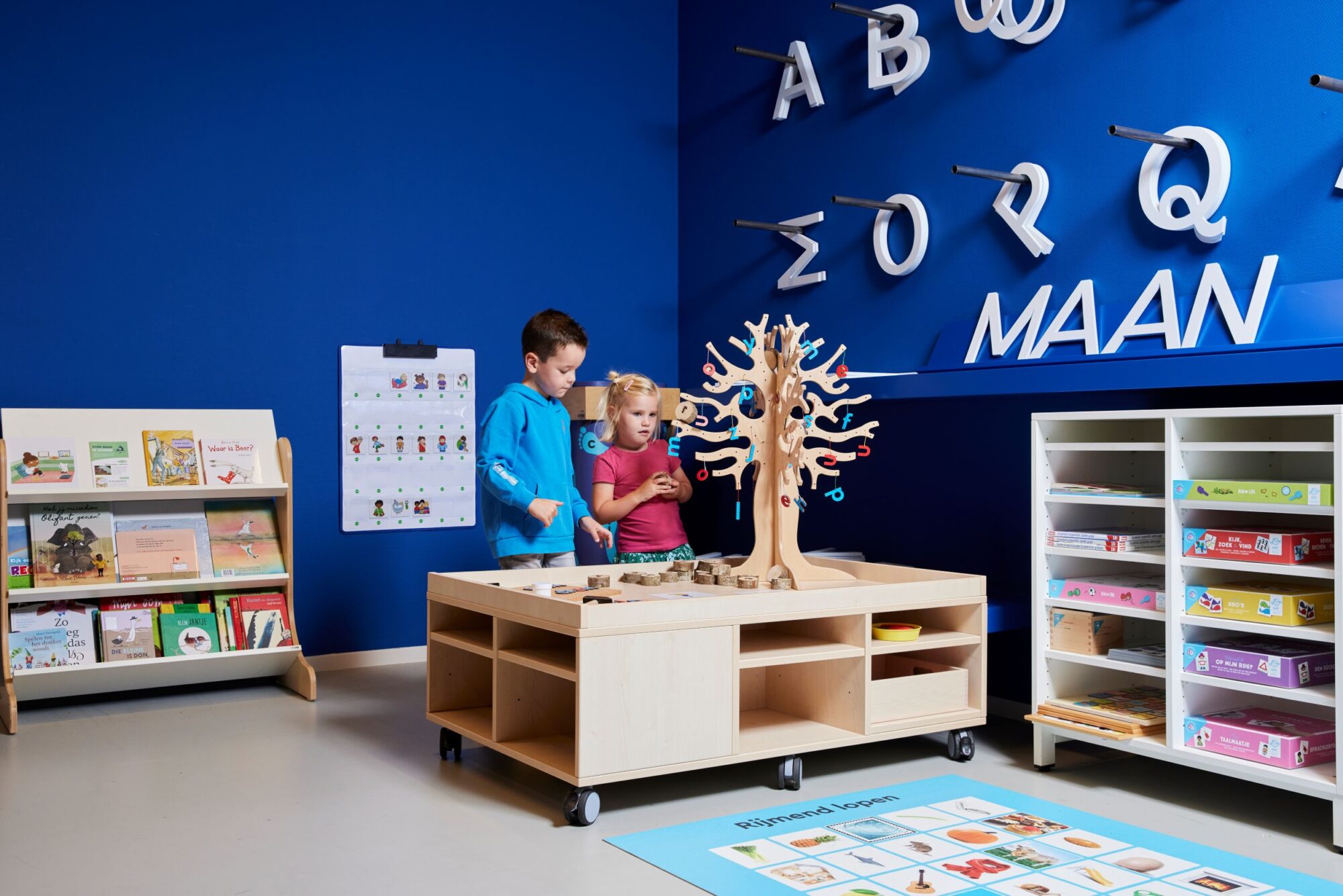 Kinderen bij taaltafel (4)